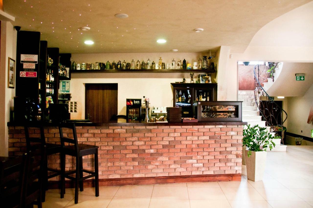 Hôtel Dworek Anna à Podgora Extérieur photo