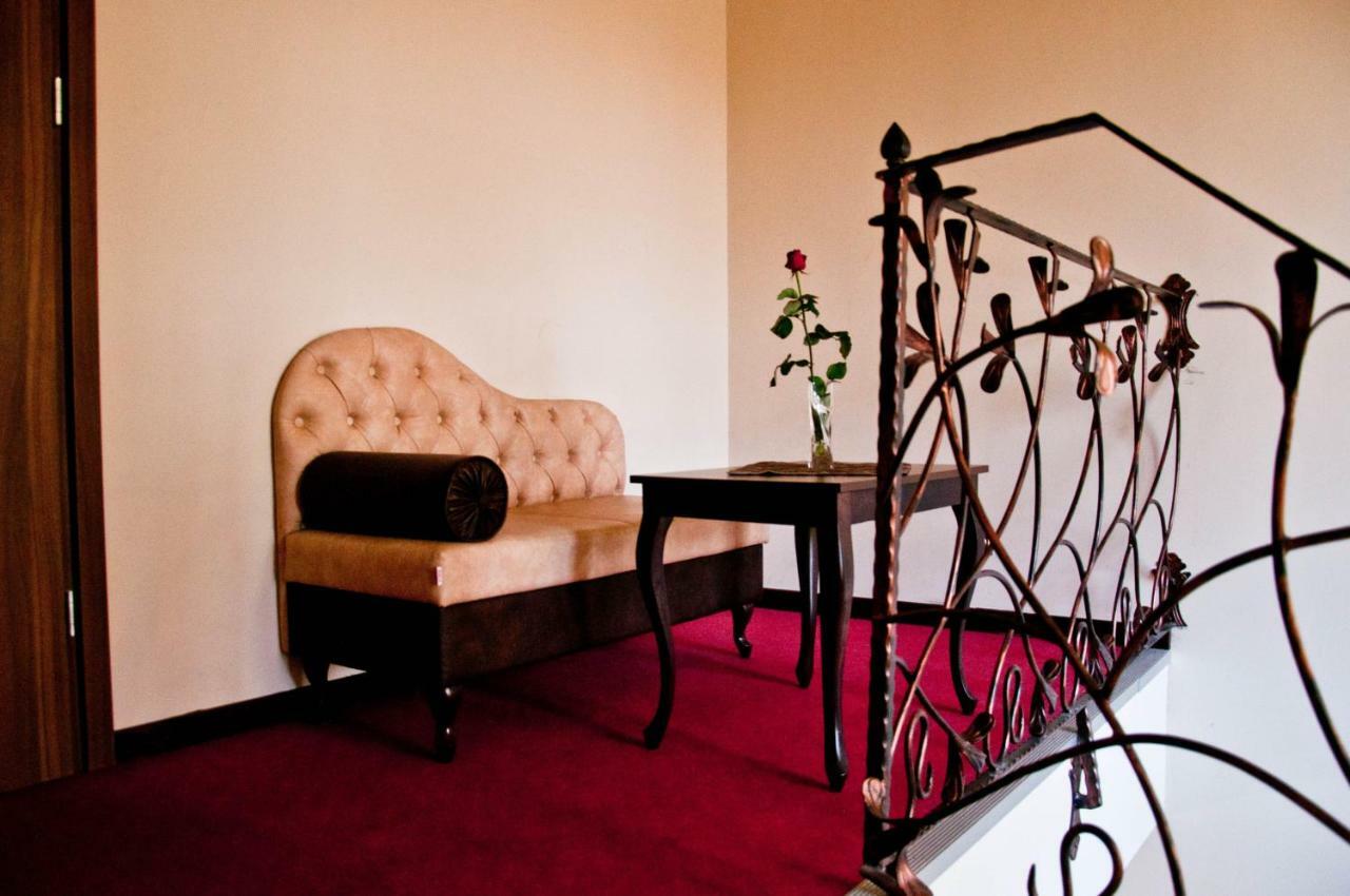 Hôtel Dworek Anna à Podgora Extérieur photo